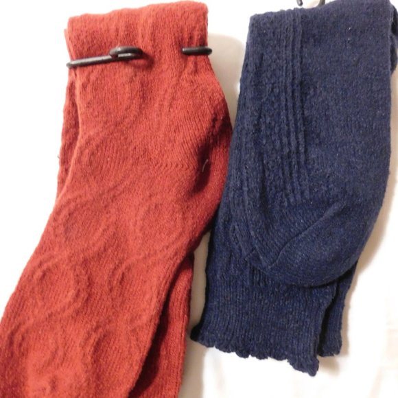 Muk Luks Knee High Socks and Boot Socks Women's Blue and Burgundy - Picture 3 of 4